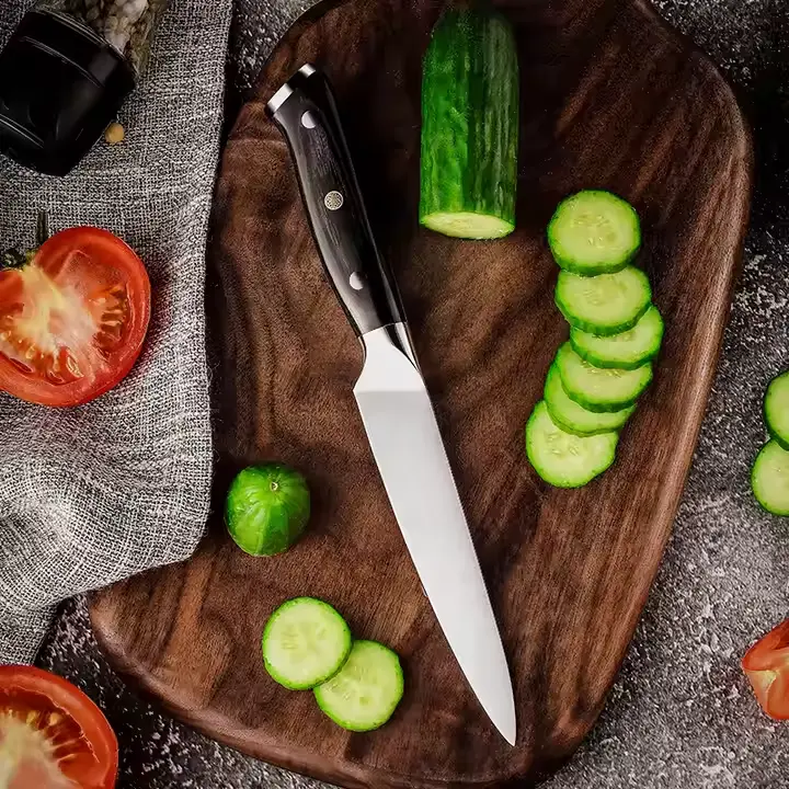 Cuchillo utilitario de 5" con mango de simil madera