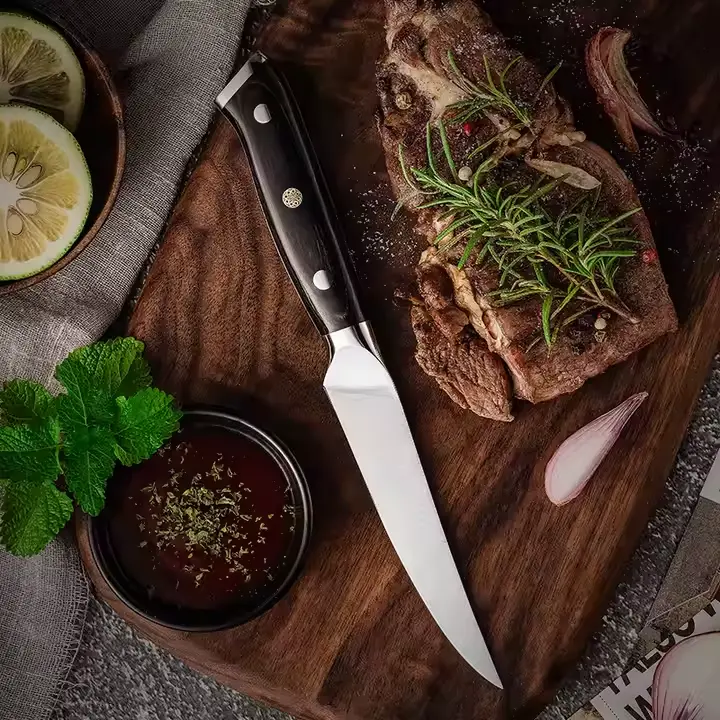 Cuchillo para carne de 4,5" con mango de simil madera